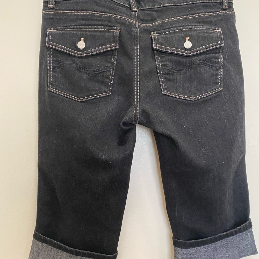 White House | Black Market Capris